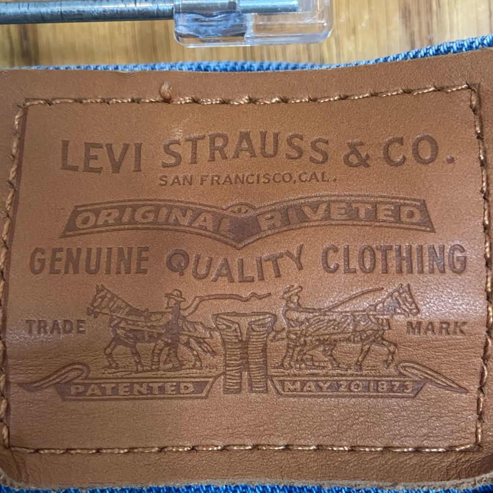 Levi’s Ribcage Straight-Leg Jeans